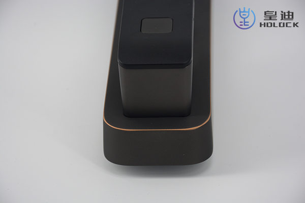 皇迪Q2底部細(xì)節(jié)